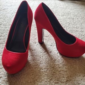 Red Pumps